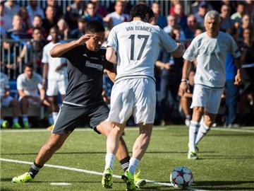 Nicht nur Giovane Elber (l.) vermutet einen Sieg des FC Barcelona. Foto: Lukas Schulze