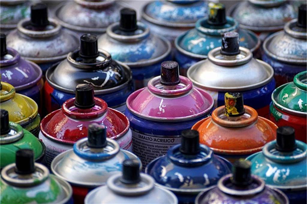 Die Stadt als Kunstgalerie: Streetart und Graffiti in NRW graffiti dosen