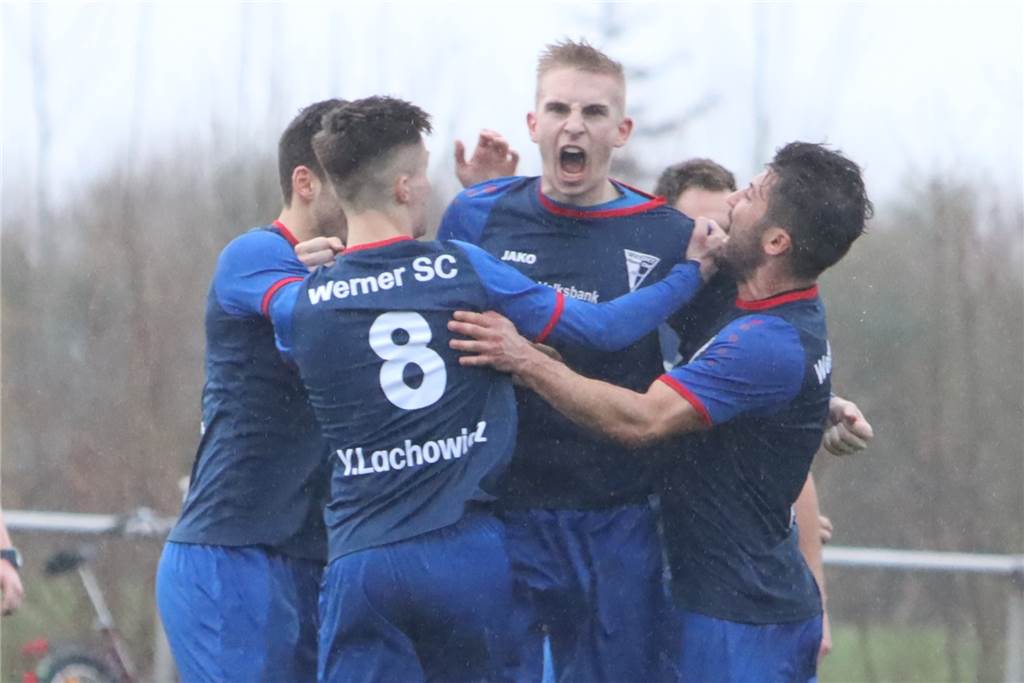 Sonic, Birgit oder Gattuso: Lustige Spitznamen der heimischen Sportler - Teil 1 Nicht nur im Derby - schon im Spiel gegen Westfalia Gemen war Nico Holtmann der Matchwinner des WSC.