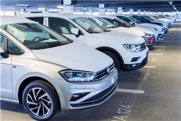 Nicht zugelassene VW stehen in einem Parkhaus am künftigen Hauptstadtflughafen BER. Foto: Günter Wicker/Flughafen Berlin Brandenburg GmbH
