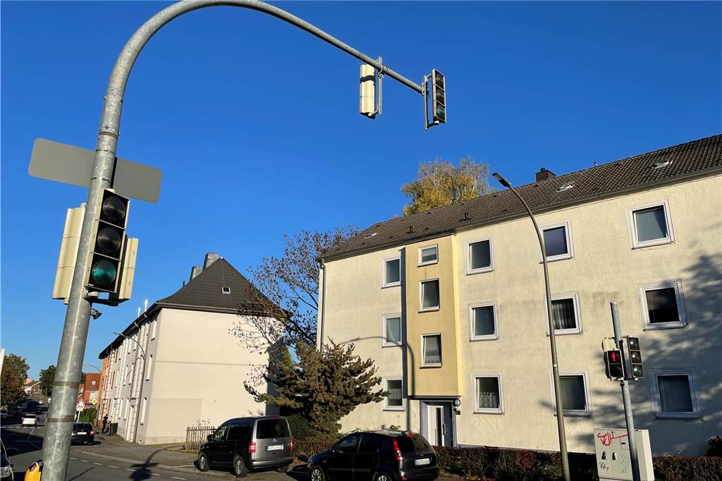 Schuhpaare an Dortmunder Ampel: Ungewöhnlicher Schmuck ist plötzlich weg An der Ampel Im Dorloh in Kirchlinde baumeln keine Schuhe mehr.