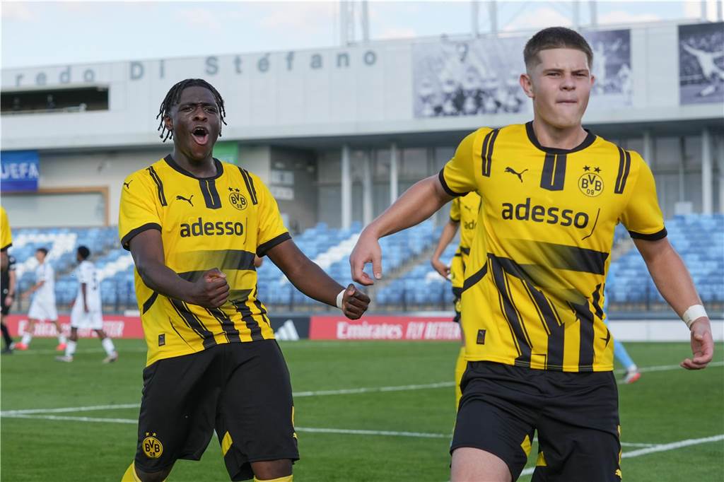 BVB-U19 kann bei Real Madrid großen Schritt machen: Youth League im Live-Ticker Nick Cherny jubelt.