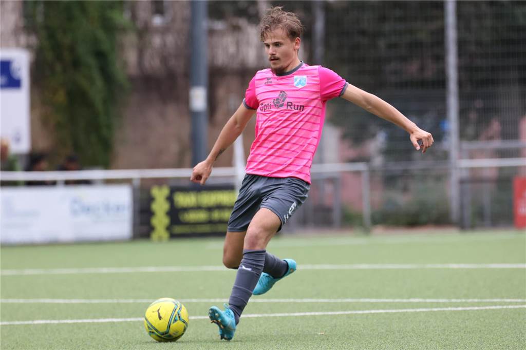 VfB Waltrop holt Ex-Spieler von Wacker Obercastrop Nick Jünemann spielte zuletzt für Wacker Obercastrop. Jetzt schnürt er für den VfB Waltrop die Schuhe.