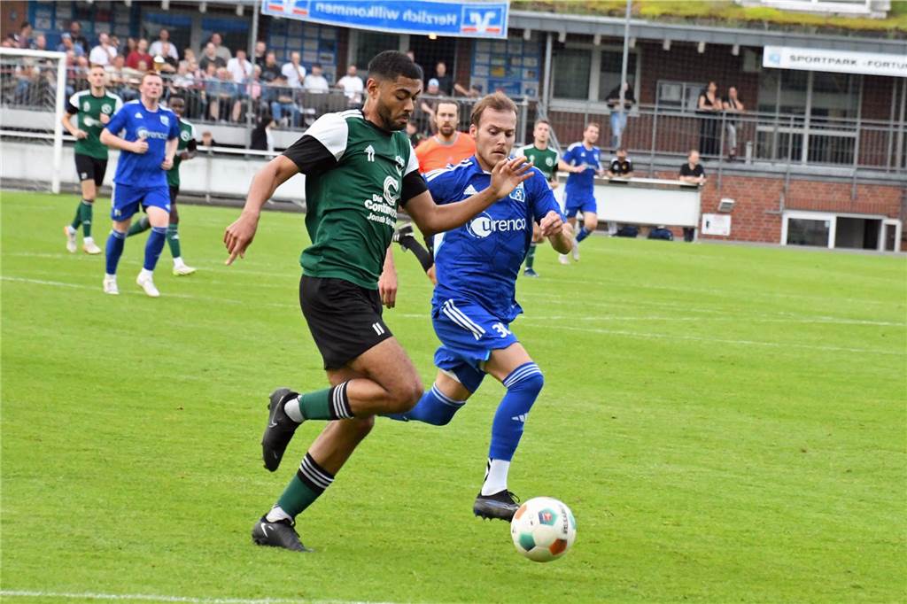 Vorwärts Epe ist die neue Nummer eins der Stadt Nick van Wezel (l.) traf im Finale zum Endstand