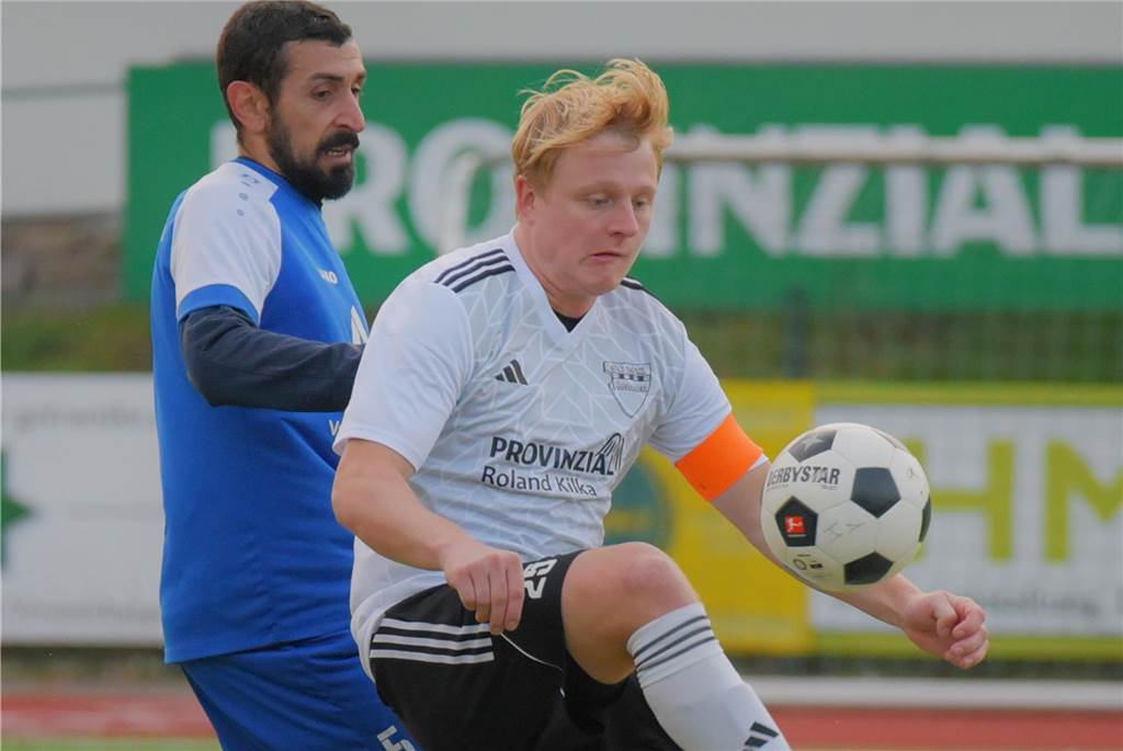 Nick Wachholz, Mittelfeldspieler des SC Hennen.
