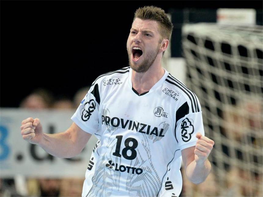 THW Kiel gewinnt Heimspiel - Melsungen mit Fehlstart Niclas Ekberg holte sechs Tore für den THw Kiel im Spiel gegen Lemgo. Foto: Daniel Reinhardt
