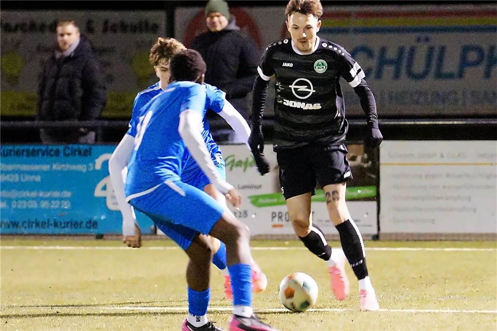 Nico Berghorst im Duell mit seinem Gegenspieler.