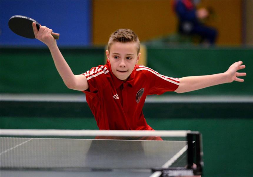 Lembeck und Rhade geben sich keine Blöße Nico Korchel verlor mit der Jugendmannschaft des TSC Dorsten das Derby gegen den TTV Hervest mit 2:8. Für die dritten Herrenmannschaft punktete er beim 9:5-Sieg gegen Schultendorf im Doppel und im Einzel.