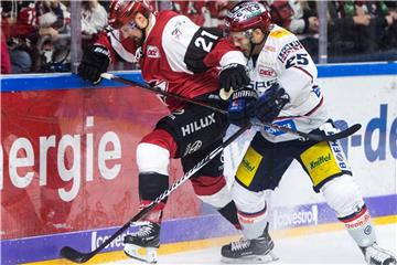 Nico Krämmer (l) wechselt von den Kölner Haien zu den Adler Mannheim. Foto: Marius Becker/Archiv