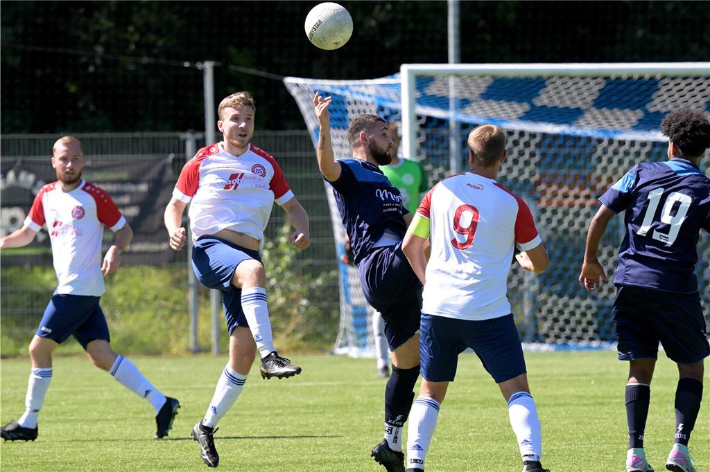 BV Lünen startet mit Kantersieg in die Saison Nico Kusserow erzielte den Ausgleich für den BV Lünen.