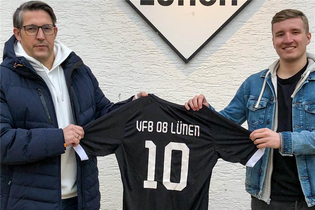 VfB Lünen holt Quartett von einem Lüner Nachbarn - und verliert den nächsten Spieler Nico Kusserow (r.) soll den VfB Lünen als junger Spieler verstärken.