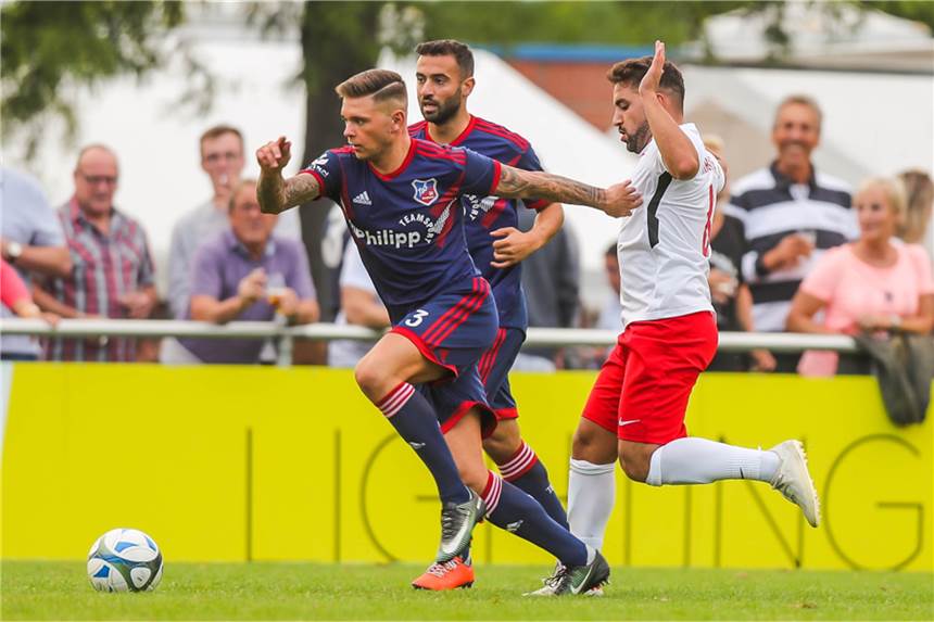 Der Hombrucher SV plant in der Fußball-Landesliga die Kalpakidis-Serie zu stoppen Nico Legat (l.) ist wieder dabei.