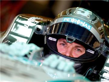 Nico Rosberg hat beim letzten Rennen der Saison die seelisch-moralische Unterstützung prominenter Daumendrücker. Foto: Valdrin Xhemaj