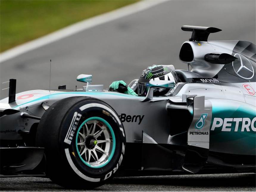 Trotz Motor-Aus: Rosberg pflegt Ruf als Rundensammler Nico Rosberg musste nur kurz wegen Problemen pausieren. Foto: Peter Steffen