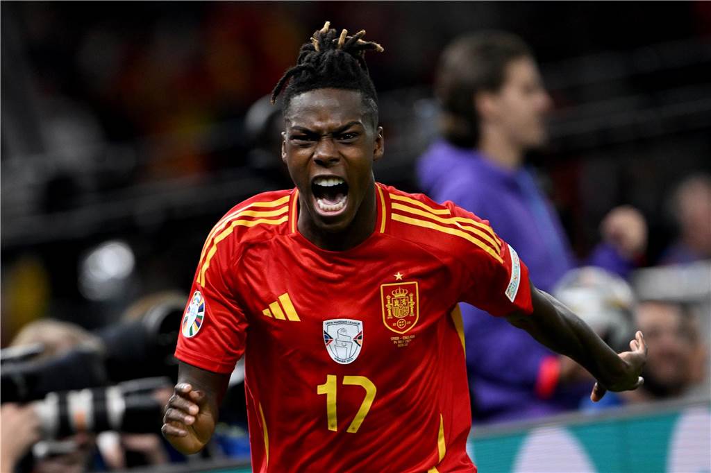 Spanien ist der neue Europameister Nico Williams bejubelt sein 1:0.