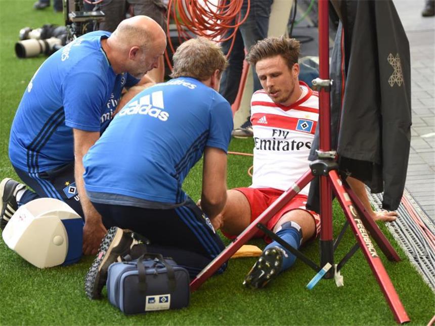 HSV-Torjäger Müller nach Kreuzbandriss in Köln operiert Nicolai Müller hat sich beim Jubeln einen Kreuzbandriss zugezogen und muss behandelt werden. Foto: Daniel Bockwoldt