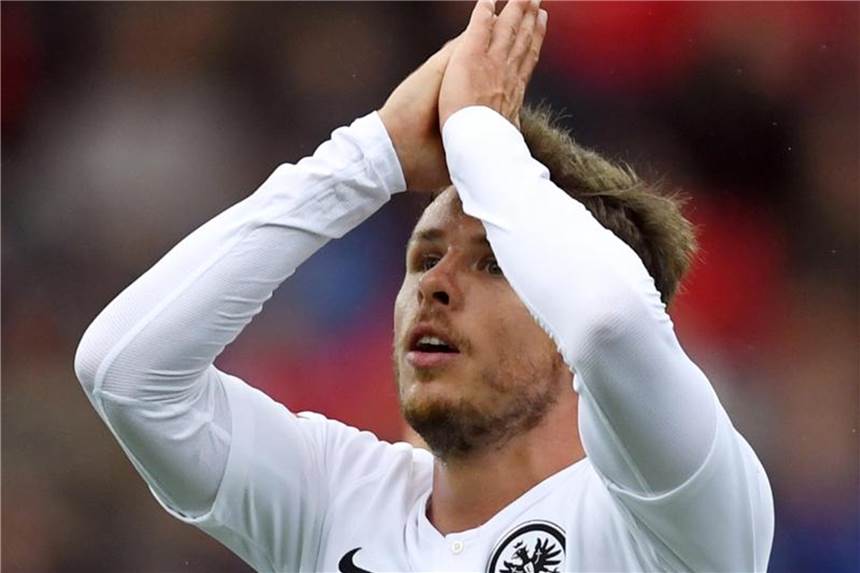 Nicolai Müller trifft und macht Frankfurt froh Nicolai Müller traf zum 1:0 für die Frankfurter Eintracht. Foto: Patrick Seeger
