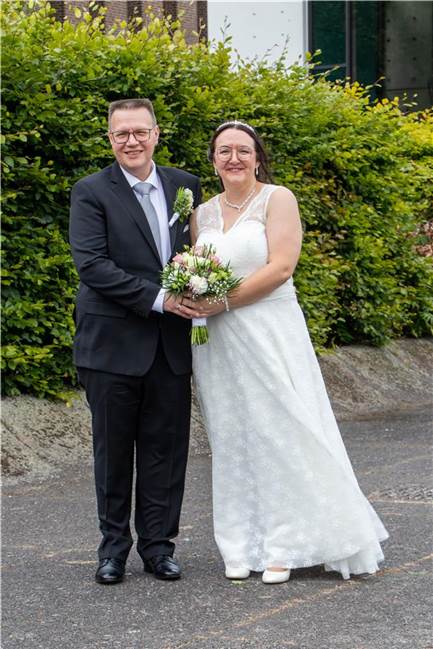 Süßer Heiratsantrag nach 27 Jahren: Nicole Fischer und Stefan Herrmann Nicole (geborene Fischer) hatte für den Heiratsantrag eine besonders süße Idee.