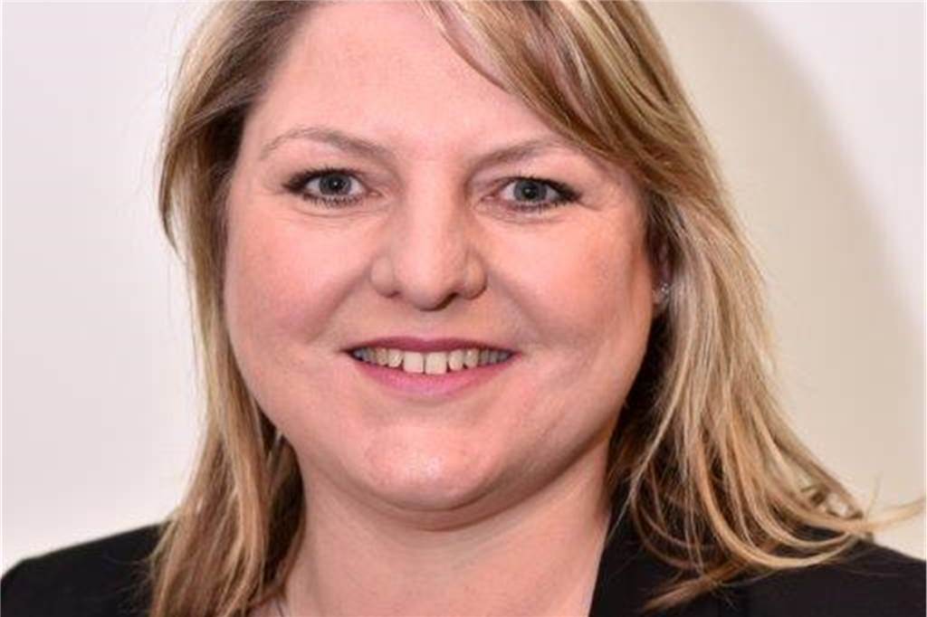 Dritter Corona-Winter in Lünen: Schulleiter rechnet mit „Kältefrei“ Nicole Kleine von der Stadtschulpflegschaft in Lünen hält Hybridunterricht auf freiwilliger Basis in Zeiten von Corona und kalten Klassenräumen für ein gutes Angebot. Es gibt Widerspruch.