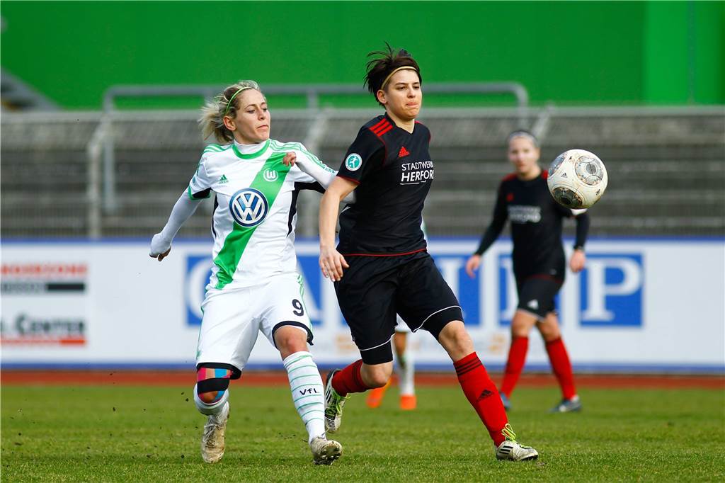 Ehemalige Bundesliga-Fußballerin wechselt in die Kreisliga A – zu den Männern Nicu Burgheim (r.) war damals auch im Einsatz gegen den aktuellen Deutschen Meister der Frauen, den VfL Wolfsburg.