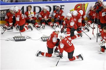 Niedergeschlagene Schweizer nach der Finalniederlage. Foto: Salvatore Di Nolfi/KEYSTONE