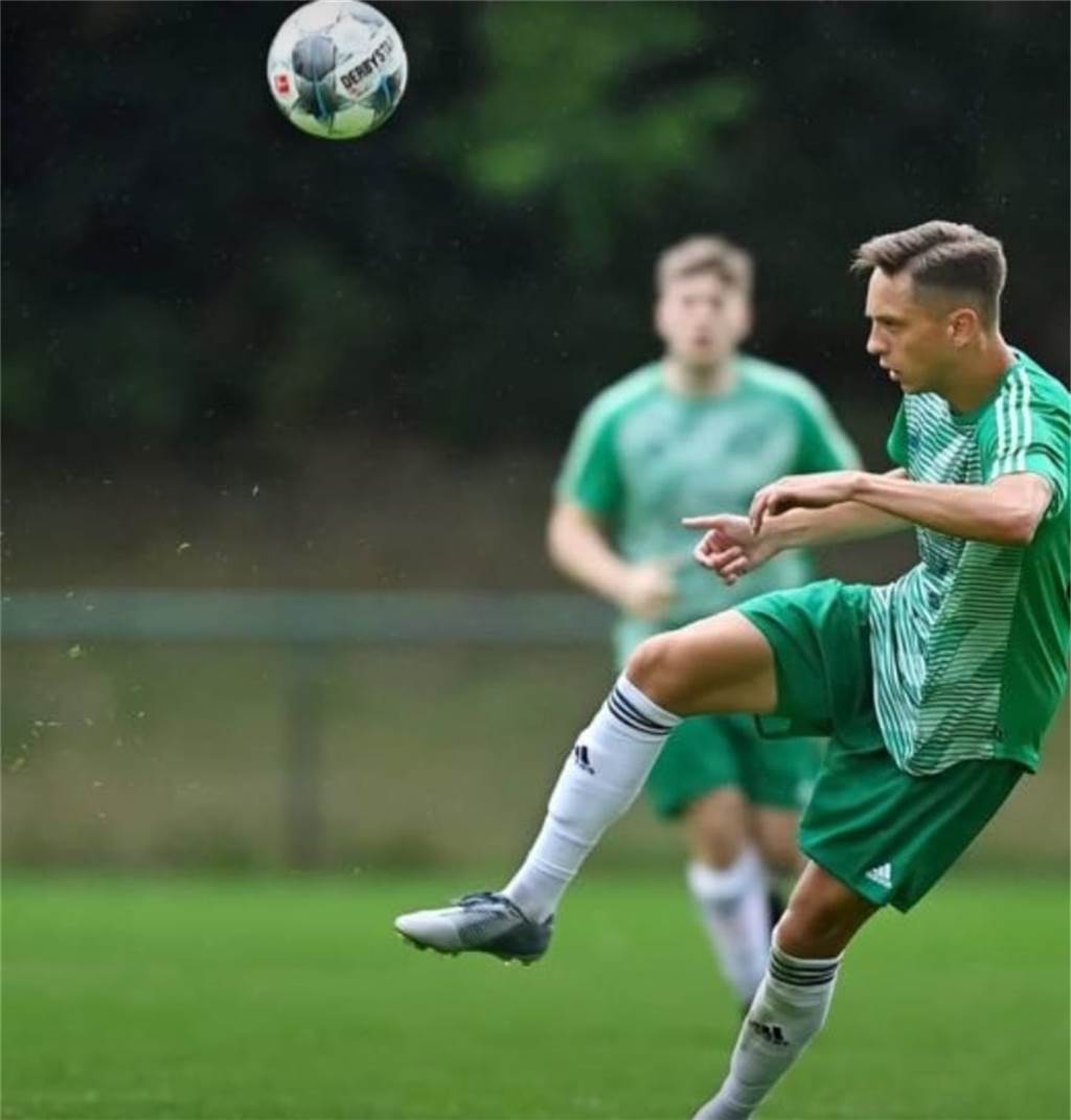 Westfalia Wickede holt Spieler, der in der 3. österreichischen Liga überzeugt hat Niels Overhoff hat mal in Österreich gespielt. Nun ist er zurück in Deutschland und geht für Westfalia Wickede auf Torejagd.