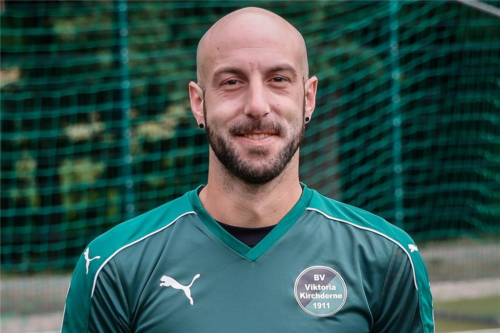 Kreisliga-Top-Spiel des TV Brechten: Bekannter Dortmunder macht Karriere in einem Trinkspiel Nigel Behrends spielte lange für Viktoria Kirchderne.
