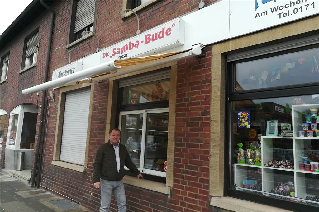 Mit Video: Samba-Bude in Werne ist bereit für baldige Wiedereröffnung Nihat Irmak vor der Samba-Bude in der Kamener Straße