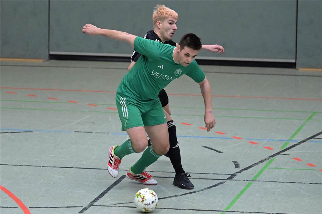 Niklas Beuting (r.) landete mit GW Lünten auf Rang vier, Tizian Kurth und der FC Vreden schieden in der Gruppenphase aus.