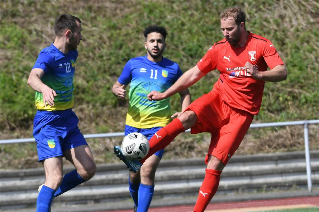 Unfassbar treffsicher: Castrop-Rauxeler Kicker schießt sieben Tore in einem Spiel Niklas Hartmann (am Ball) gelangen viele Treffer für die SG Castrop III gegen Trabzonspor Herne III.