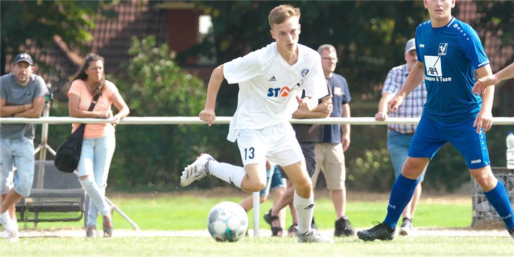 ETuS verliert nicht nur das Spiel - Halterner verletzt sich an der Achillessehne Niklas Lehnert und der ETuS Haltern haben gegen Raesfeld verloren. Zu allem Überfluss verletzte sich auch noch ein Mitspieler Lehnerts.
