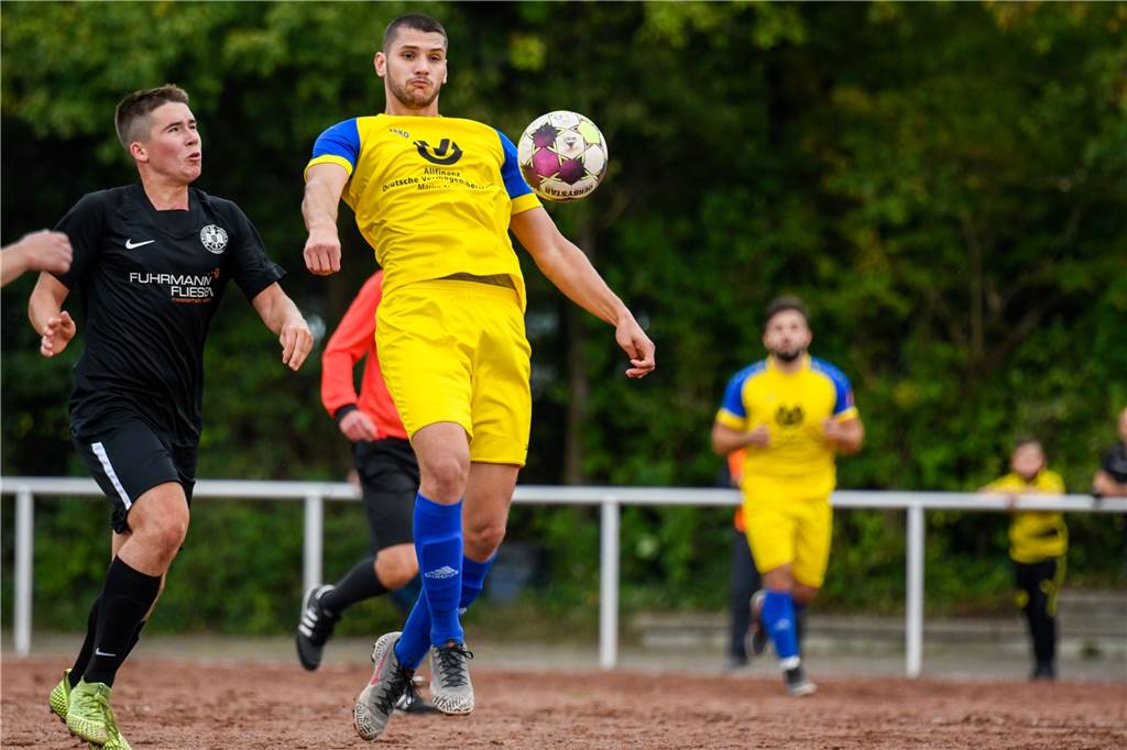 SV Preußen: Ohnmächtig gegen die SG Gahmen? Stefan Urban widerspricht Niklas Urban (l.) dürfte mit seinen 17 Jahren zu den jüngsten Spielern in der gesamtem Kreisliga A2 Dortmund zählen.