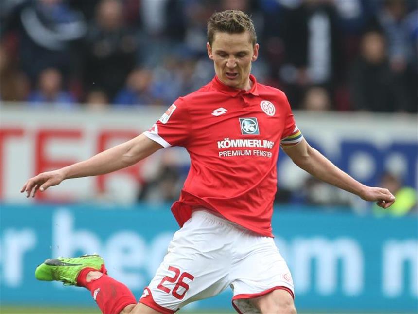 Niko Bungert bleibt Kapitän von Mainz 05 Niko Bungert bleibt Kapitän vm FSV Mainz 05. Foto: Thomas Frey