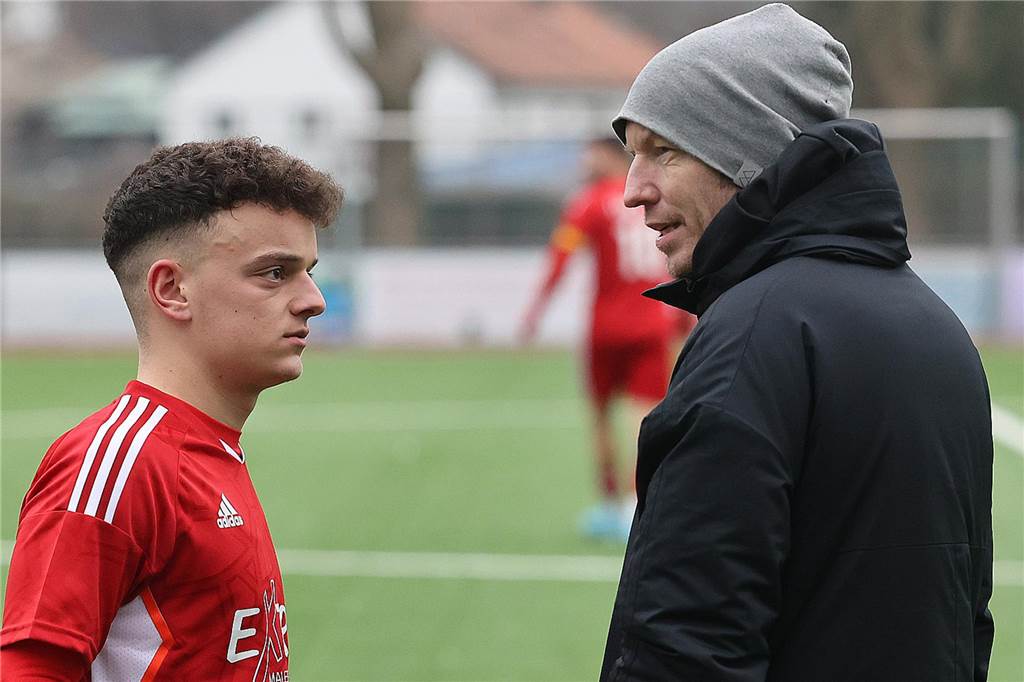 Ex-Oberliga Spieler trifft nach Comeback : Zweites Tor in wenigen Tagen Nikolaos Simeonidis, hier noch im Trikot des Lüner SV, spielt inzwischen für den FC Roj.
