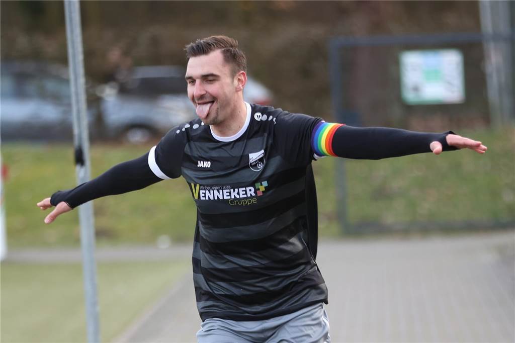 FC Nordkirchen kommt zweimal zurück: Topteam rutscht gegen Wettringen fast aus Nils Venneker beim Torjubel