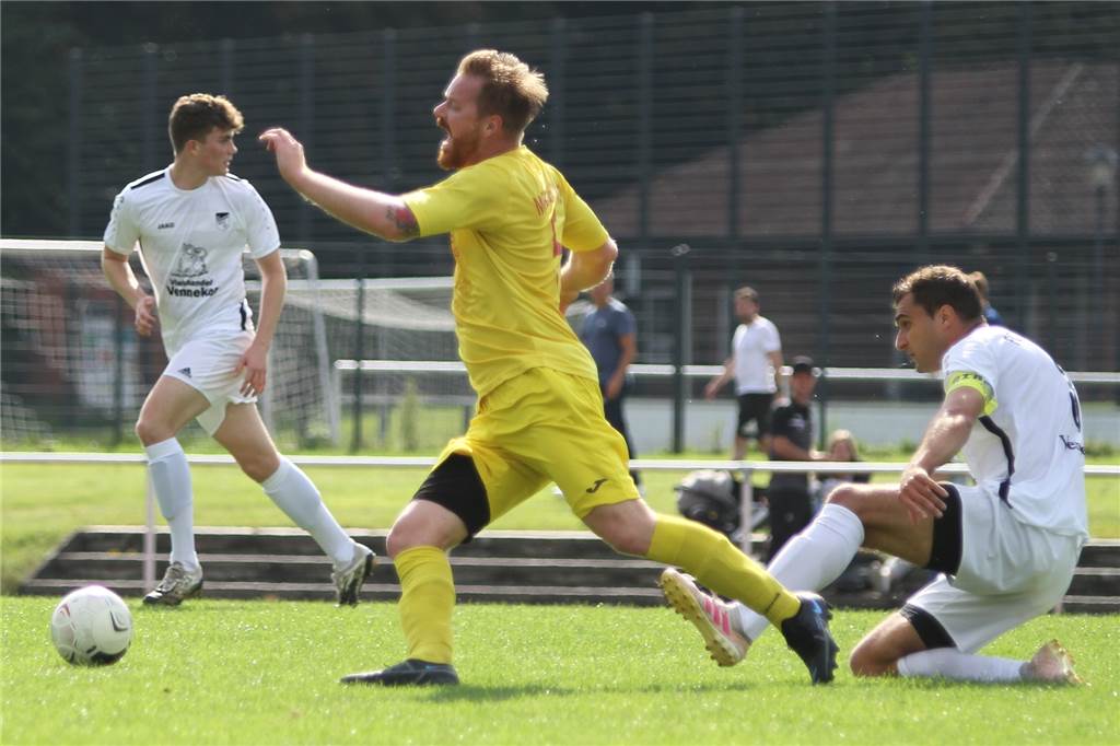 Nils Venneker (r.) schaut voller Zuversicht auf das Topspiel am Wochenende.