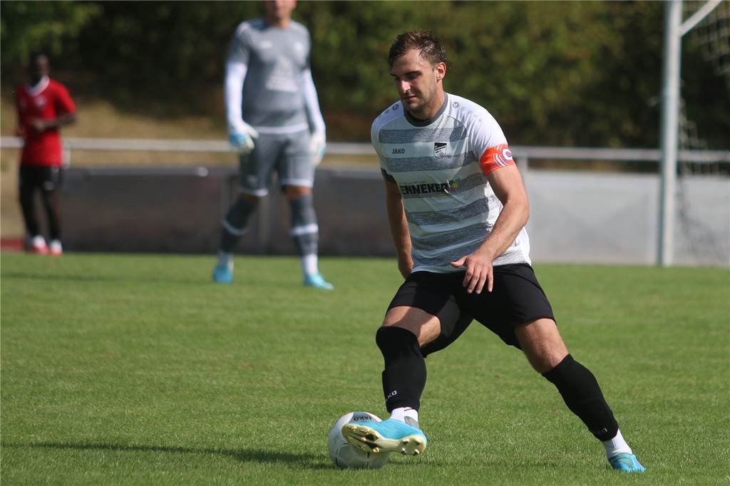 Die Top-5-Abwehrspieler der Hinrunde: Wer hat hinten den Laden dichtgehalten? Nils Venneker überzeugt beim FC Nordkirchen auf ganzer Linie.