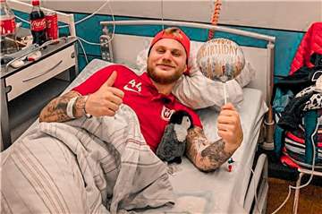 Nilsen Pott von RW Unna hütete zuletzt im Klinikum Unna das Krankenbett, ist aber pünktlich zu Weihnachten entlassen worden.
