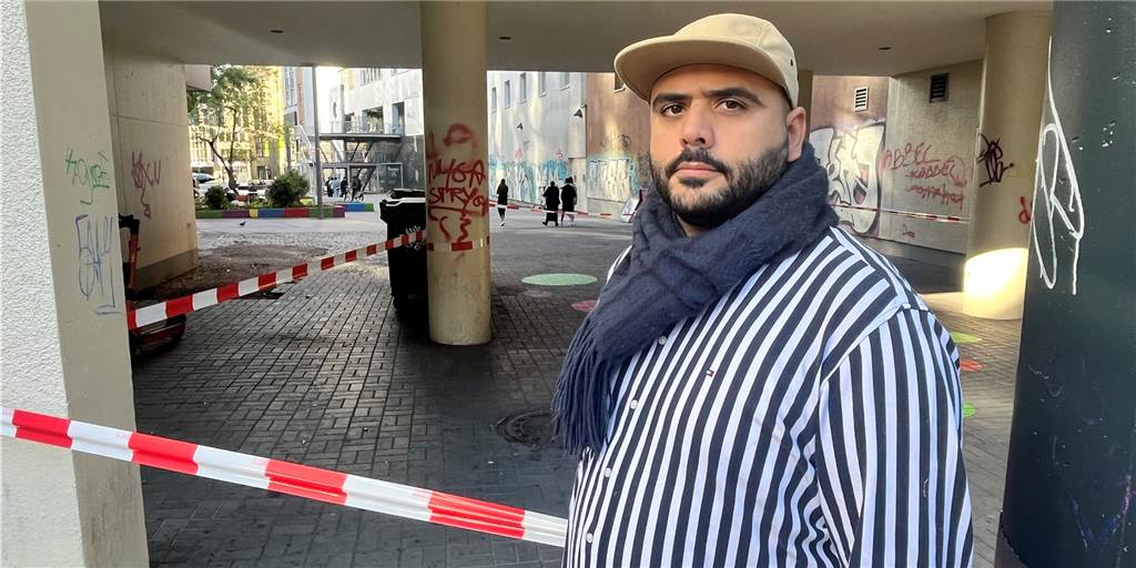 CU-Bar-Chef Khalili zur Gewalt an der Kampstraße: „Die Leute haben Angst“ Nima Khalili ist Betreiber der "CU Bar" an der Kampstraße in Dortmund. Der Platz hinter seinem Gastronomiebetrieb wird immer wieder zum Schauplatz von Kriminalität und Provokationen unter einem sehr jungen Publikum.