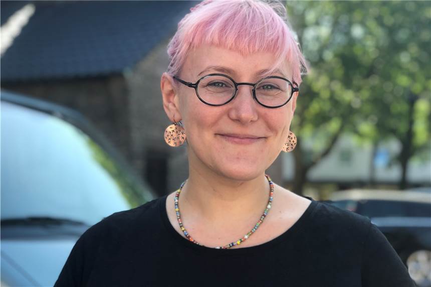 Wenn Oma stirbt: So sollten Eltern mit der Trauer ihrer Kinder umgehen Nina Ciesielski von der Friedenskirchengemeinde stellt Ratgeber-Bücher vor, die besonders hilfreich sind.