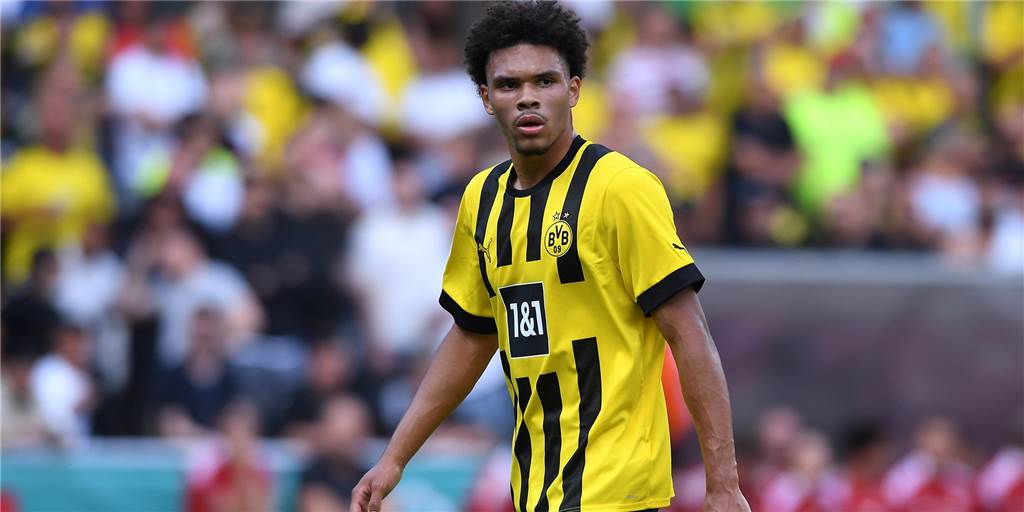 Neue Rolle als Kapitän der U19: Das ist der BVB-Plan mit Nnamdi Collins Nnamdi Collins geht über den Rasen.