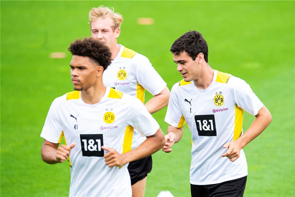 Neue Rolle als Kapitän der U19: Das ist der BVB-Plan mit Nnamdi Collins Nnamdi Collins im Lauftraining.