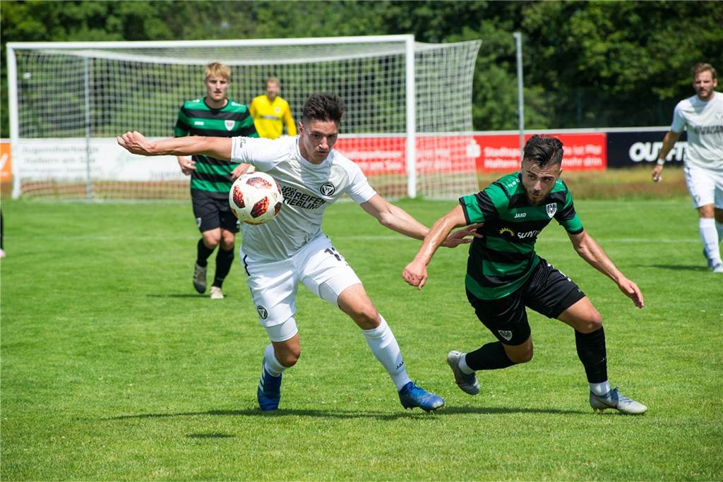 Noah Korczowski verlässt den TuS Haltern und die Oberliga Westfalen Noah Korczowski (l.) gehörte zwei Jahre lang zum Stammpersonal des TuS Haltern am See. Im Sommer verlässt er den Verein.