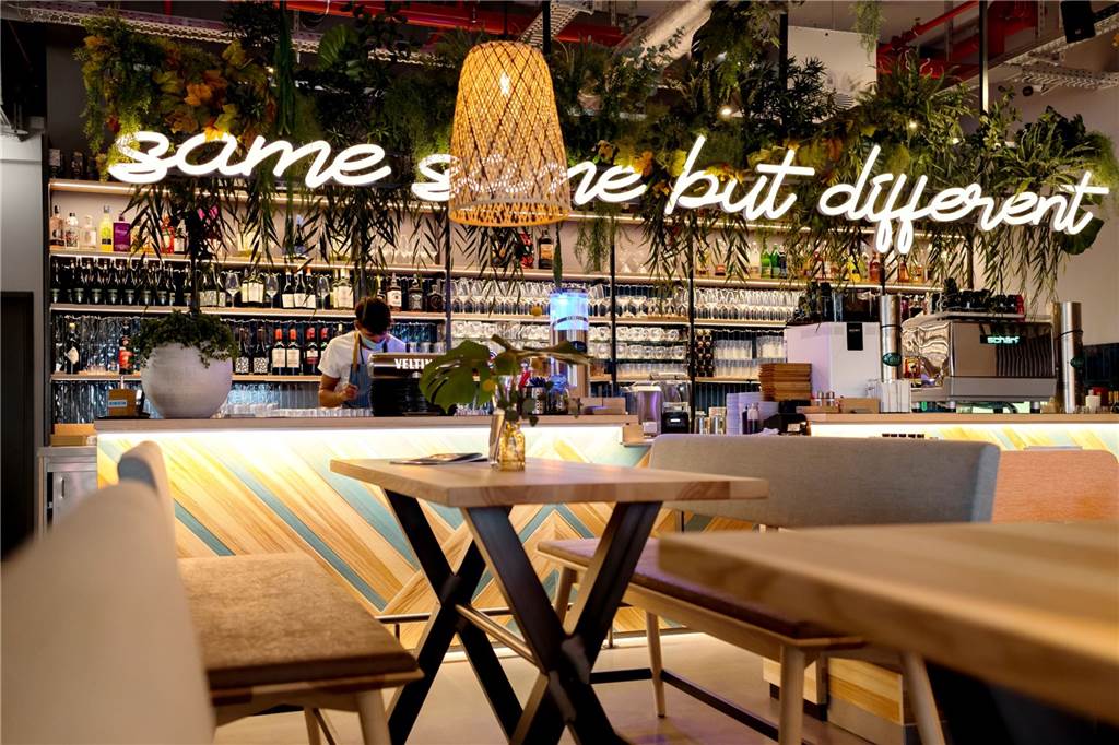 Aus dem ehemaligen „Toom“-Gebäude wird der Dorstener Campus (mit Video) Innenansicht des Restaurants Noah's Place in Dorsten