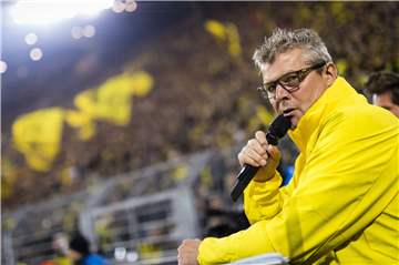 Nobby Dickel darf beim BVB-Netradio vorest nicht mehr ans Mikro.