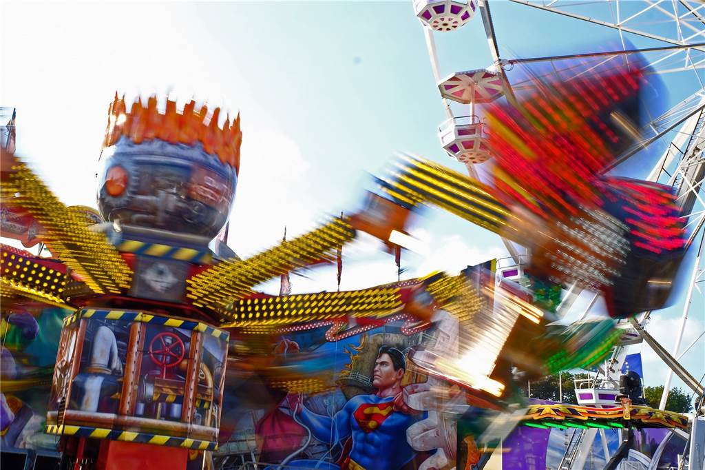 Vredener feiern ihre „Kirmes“: Es ist laut, es ist bunt, es ist schön Noch bis Montaabend geht es auf dem Bierbaumgelände rund.