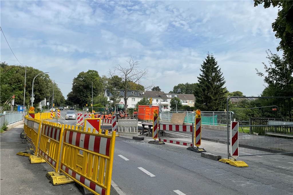 Baustelle über den Crengeldanzgraben ist so gut wie fertig Baustelle am Kesselborn über den Crengeldanzgraben in Lütgendortmund