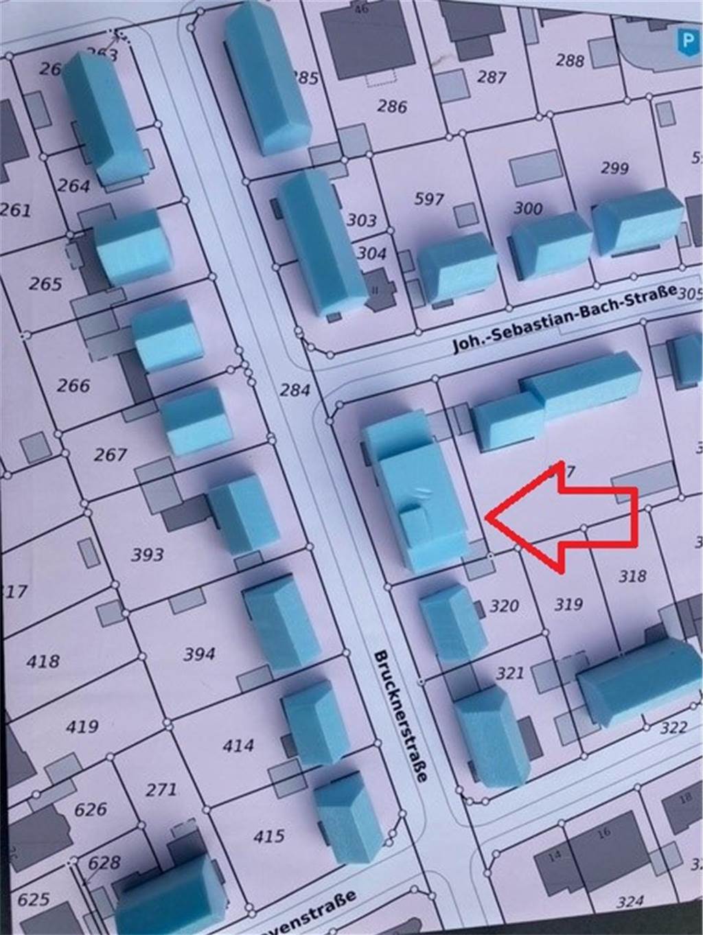 Bauaufsicht erteilt „grünes Licht“: Widerstand an der Brucknerstraße bleibt Ein Modell der Umgebung Brucknerstraße/Johann-Sebastian-Bach-Straße in Recklinghausen.