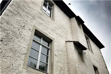 Noch geht der Umbau der Burg Botzlar zu einem Bürgerzentrum nicht los.