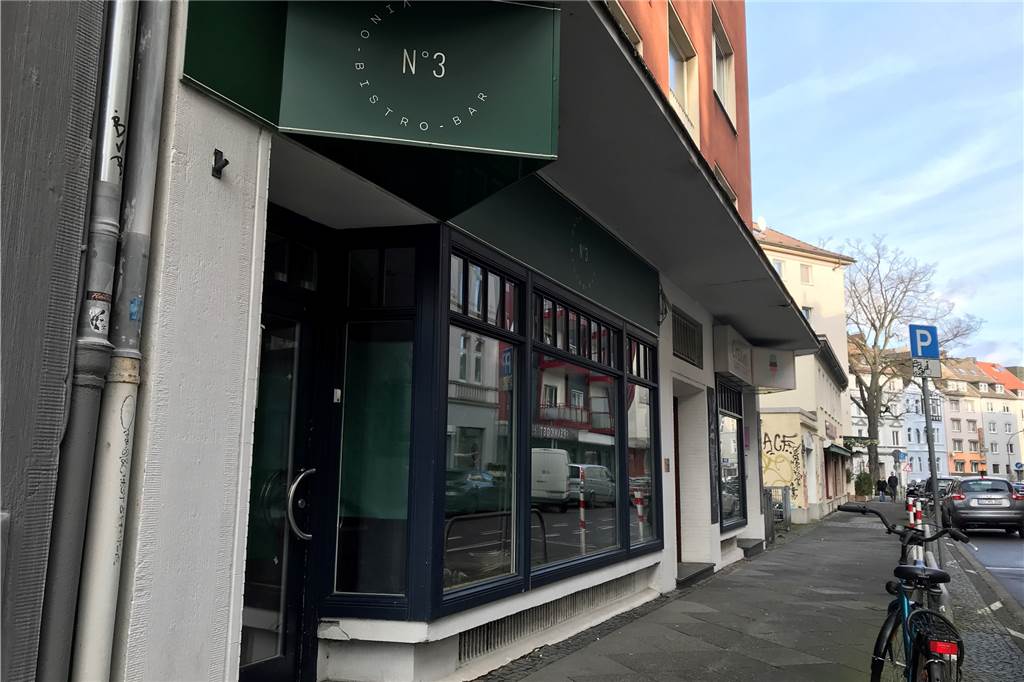 Neues Bistro entsteht in der Nähe der Möllerbrücke Noch geschlossen, aber in wenigen Wochen soll "Vino-Bistro-Bar No3" öffnen.